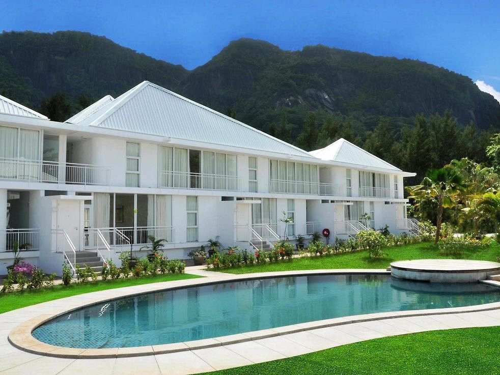 Eden_Luxury_Apartment_piscina