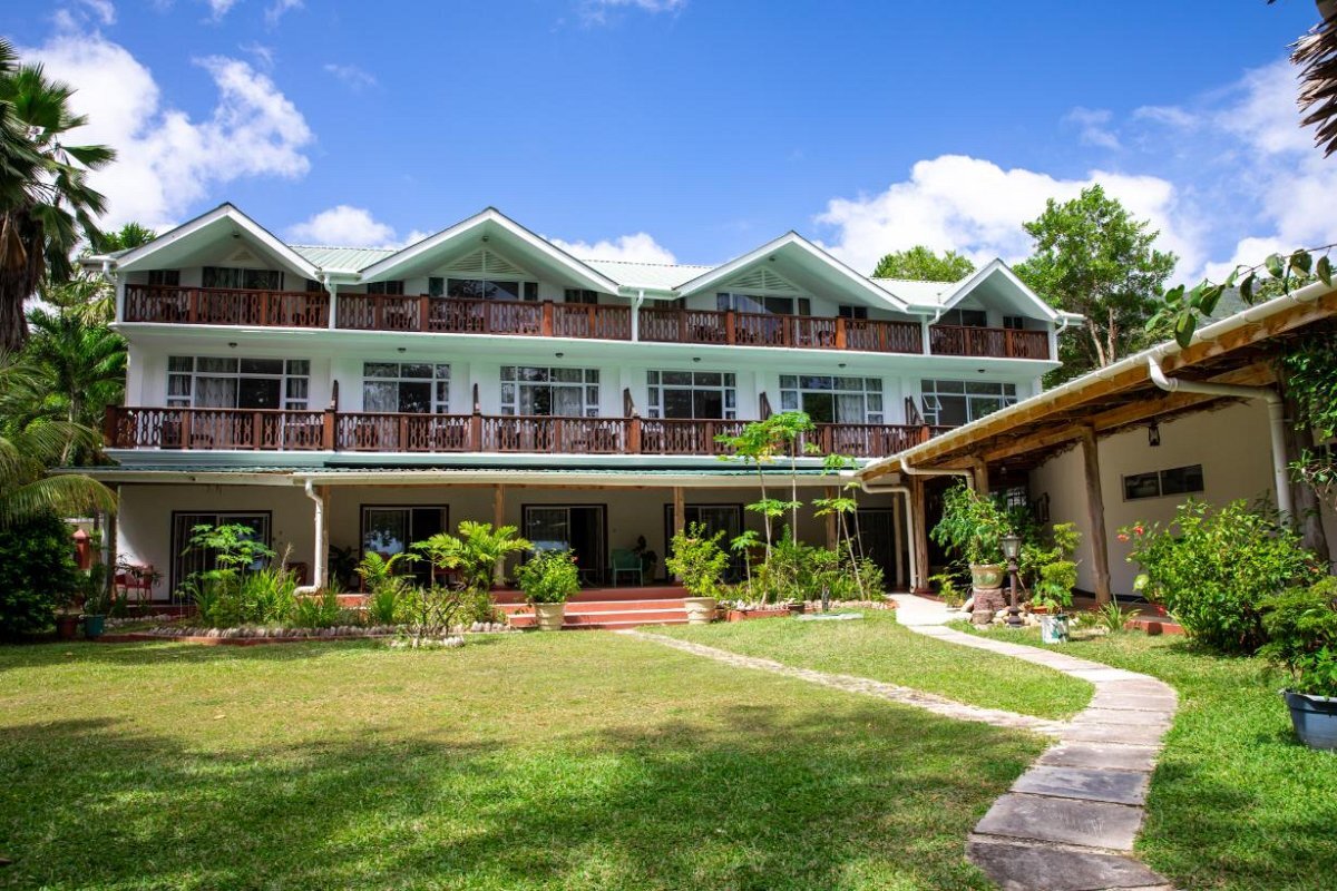 AUGERINE SMALL HOTEL