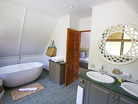 alphonse_island_Bungalow_bagno