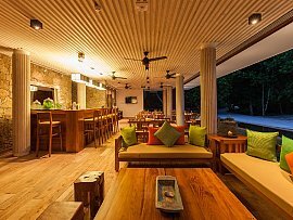 Lerelax_luxury_lodge_ristorante_notturno