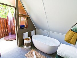 alphonse_island_Bungalow_bagno3