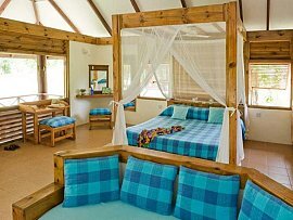 Bird _island's _Chalet_interno2