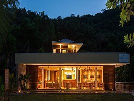 Lerelax_luxury_lodge_ristorante_night_view