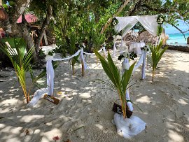 LA DIGUE WEDDING BEACH SET UP 3
