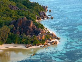ANSE SOURCE D'ARGENT DRONE VIEW