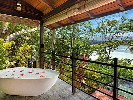 Private Pool Villa Bathtub
