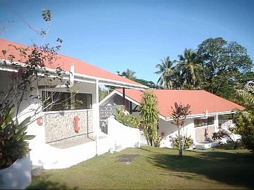 DANIELLA'S BUNGALOWS