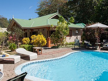 CASA DE LEELA & COCOLUX SELF CATERING APARTAMENT