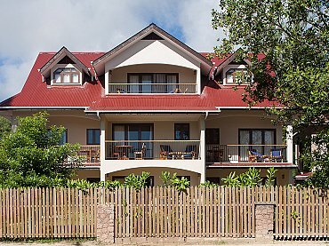 HIRONDELLE GUEST HOUSE