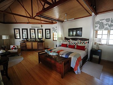 denis_island_cottage_interno