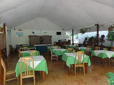 Rising_Sun_Guesthouse_restaurant_