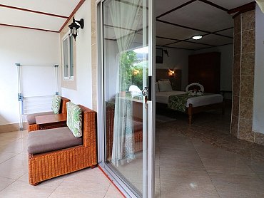 Rising_Sun_Guesthouse_patio