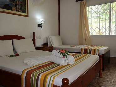 Rising_Sun_Guesthouse_triple