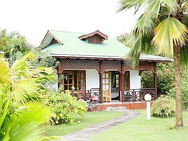 Fleur_chalet_front_view