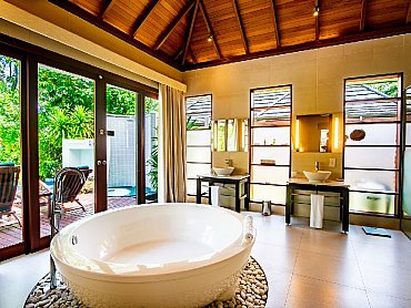 Hilton _Seychelles_Labriz_Resort_Deluxe_beachfront_villa_bagno