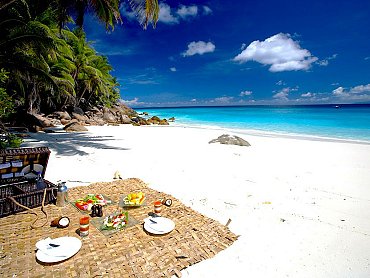 fregate_island_Romantic_Beach_Picnic fregate_island_Romantic_Beach_Picnic