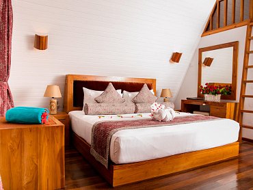 La _Digue_Island_Lodge_garden_chalet