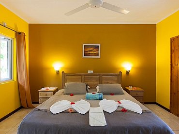 Casa_De_Leela_&_Cocolux_Self_Catering_Apartaments_doublebed