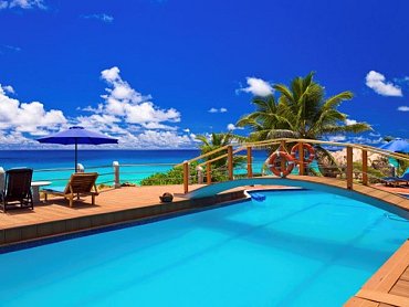 patatran_village_ladigue_piscina