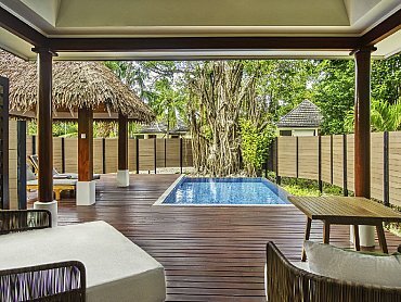 Hilton _Seychelles_Labriz_Resort_garden_oasis_villa_piscina