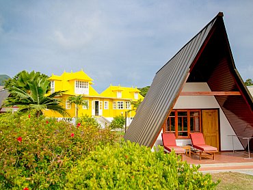 La _Digue_Island_Lodge_bungalow_e_yellowhouse