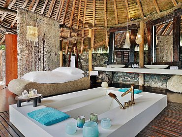 north_island_Beachfront_Villa_Bathroom2