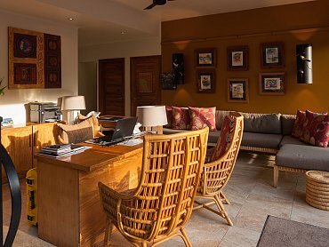 Hotel_Le_Repaire_reception