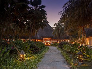 Denis_Private_Island_Main_Buildin