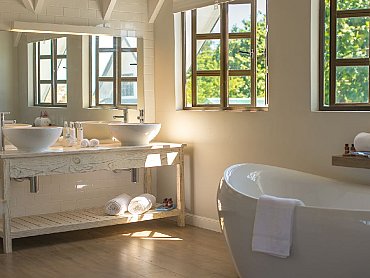 Le_nautique_la_digue_camera_deluxe_bagno