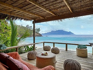 north_island_Romantic_Deck_at_Honeymoon_Beach