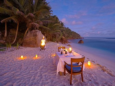 fregate_island_Romantic_Beach_BBq_viaggidinozze fregate_island_Romantic_Beach_BBq_viaggidinozze