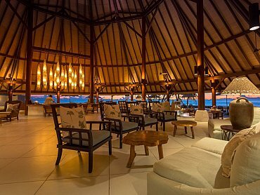 Denis_Private_Island_Lobby