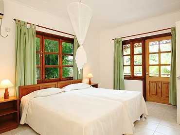 Standard_Double_Room_Fleur_de_lys