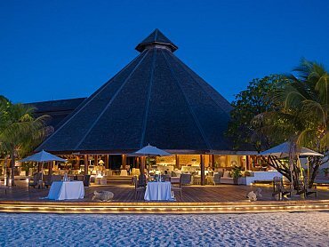 Denis_Private_Island_Restaurant