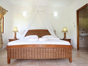 bedroom_Le_Surmer_La_Digue_Guesthouse