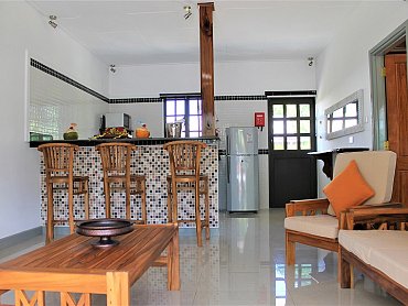 Cabanes_des_anges_living_kitchen