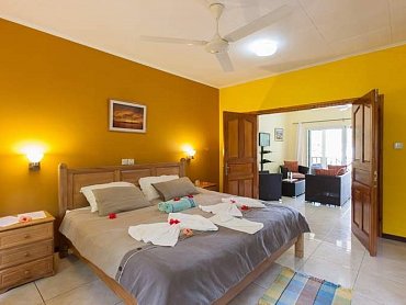 Casa_De_Leela_&_Cocolux_Self_Catering_Apartaments_bedroom2