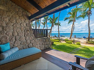 coco_de_mer_outdoor_lounge