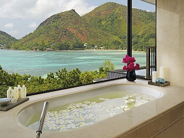 raffles_praslin_bagno
