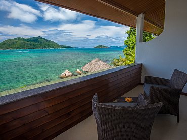 Chalets_Cote_Mer_family_balcony