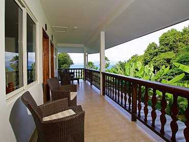 cote-jardin-first-floor-Chalets_Cote_Mer_family