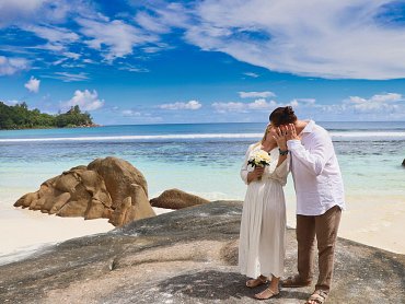 wedding-mahè-viaggidinozze-prenota-lusso-rocce