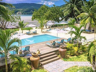 Pineapple_Beach_villas_pool_beach