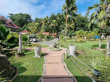 Casa_De_Leela_&_Cocolux_Self_Catering_exterior