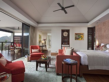 raffles_Suite_Villa _Master_Bedroom