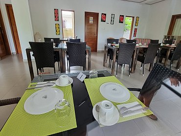 Cot_D'Or_chalets_interior_restaurant