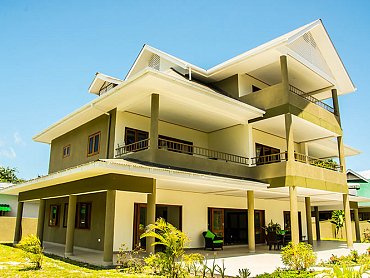 Cote_d'or_Chalets_Praslin