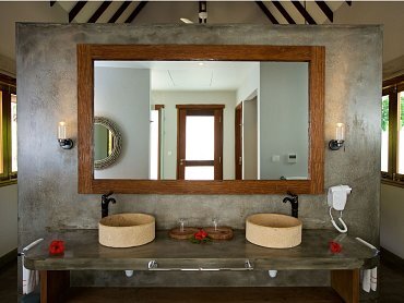 suite_bathroom_Les_Lauriers_Seychelles