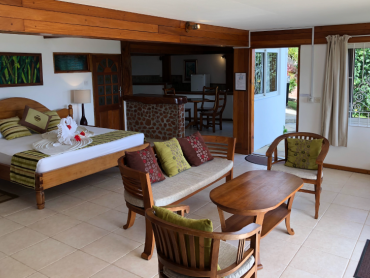 Chalets_Cote_Mer_Superior_bed_room
