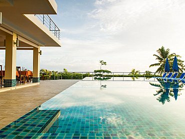 acajou_esterno_piscina